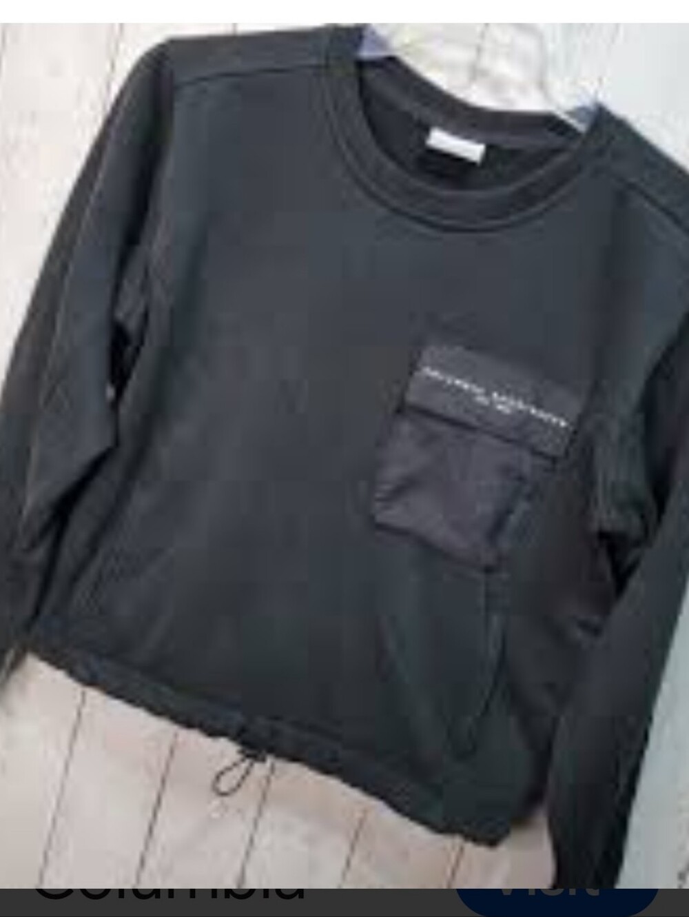 Columbia Women's Lodge lll Crewneck Sweatshirt with Chest Pocket. Size L